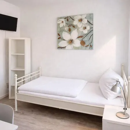 Rent2stay Mit Einzel- Oder Doppelzimmer, Privatem Bad, Smart-tv, Schnelles Wlan, Parkplatz, Autobahnanschluss 3* Schweinfurt