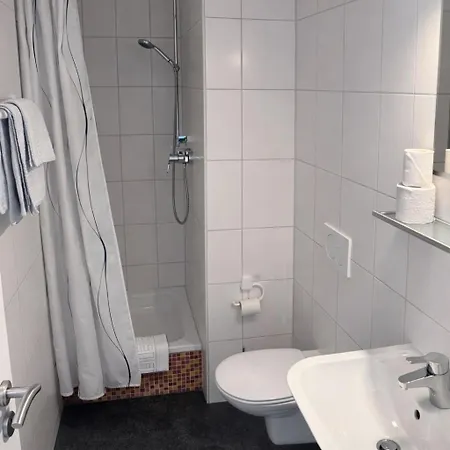 Gæstehus Rent2stay Mit Einzel- Oder Doppelzimmer, Privatem Bad, Smart-tv, Schnelles Wlan, Parkplatz, Autobahnanschluss