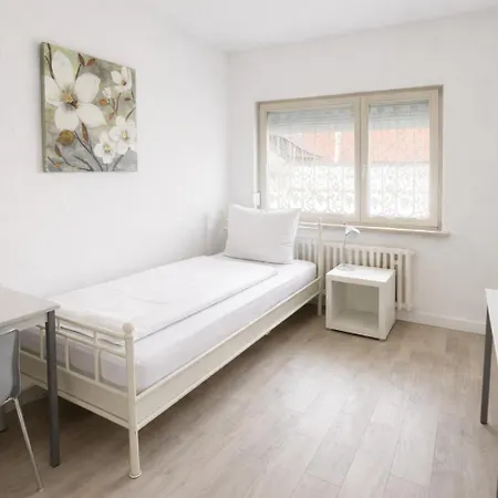 Rent2stay Mit Einzel- Oder Doppelzimmer, Privatem Bad, Smart-tv, Schnelles Wlan, Parkplatz, Autobahnanschluss Gæstehus
