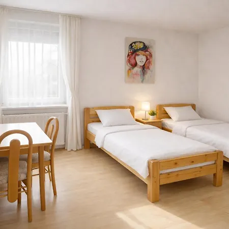 Rent2stay Mit Einzel- Oder Doppelzimmer, Privatem Bad, Smart-tv, Schnelles Wlan, Parkplatz, Autobahnanschluss Gæstehus Schweinfurt
