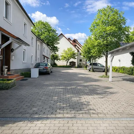 Rent2stay Mit Einzel- Oder Doppelzimmer, Privatem Bad, Smart-tv, Schnelles Wlan, Parkplatz, Autobahnanschluss