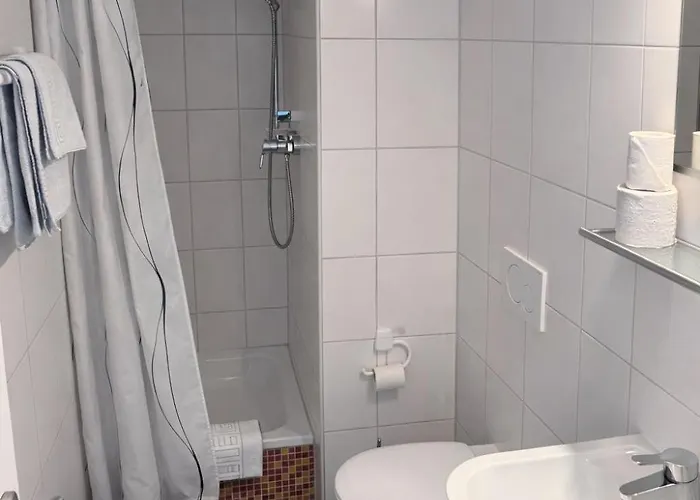Guest house Rent2stay Einzelzimmer Mit Privatem Bad - Smart-tv, Wlan, Parkplatz